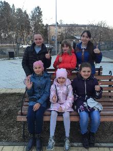 9 апреля группа учащихся и преподавателей музыкального отделения МДШИ побывала на концерте известного иркутского пианиста Константина Коробова